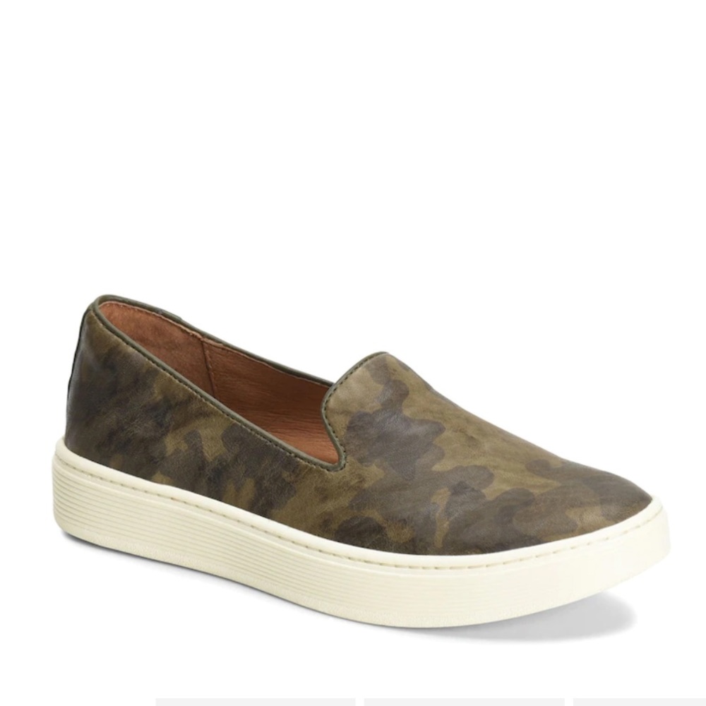 Sofft leather camo slip on sneaker 8M